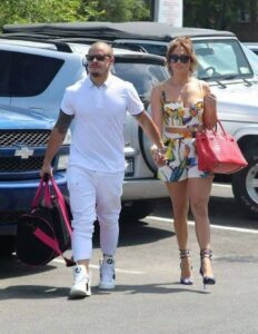 Jennifer Lopez, 55, is showing off her new boyfriend… and you better sit down, because you might recognize him!