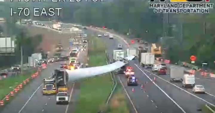 Traffic moving on I-70 after crews clear fallen wind turbine blade Crews were able to remove the fallen blade from the highway by 8:15 a.m. Monday.